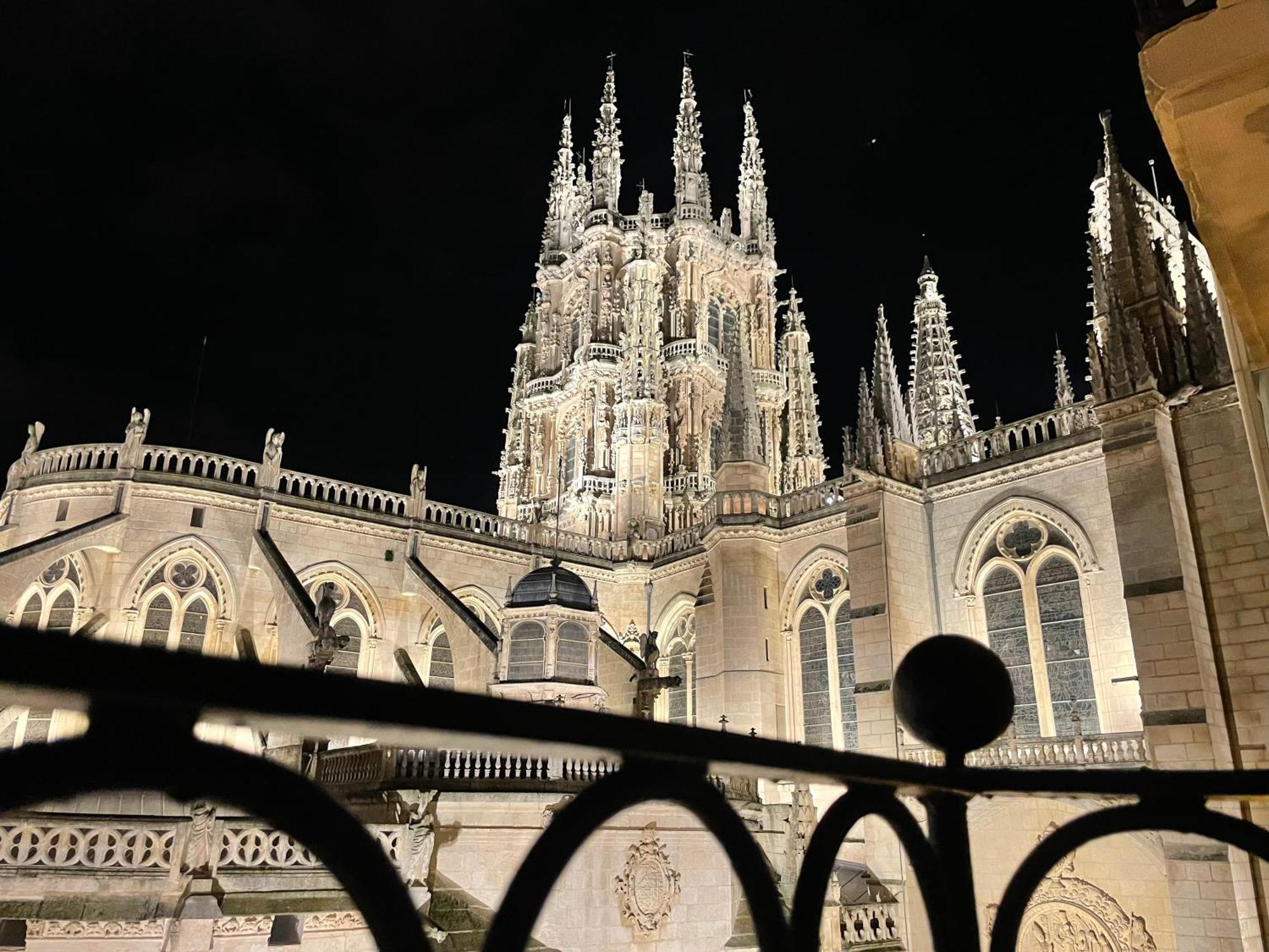 Contemplando La Catedral By Exclusive Burgos Apartments מראה חיצוני תמונה